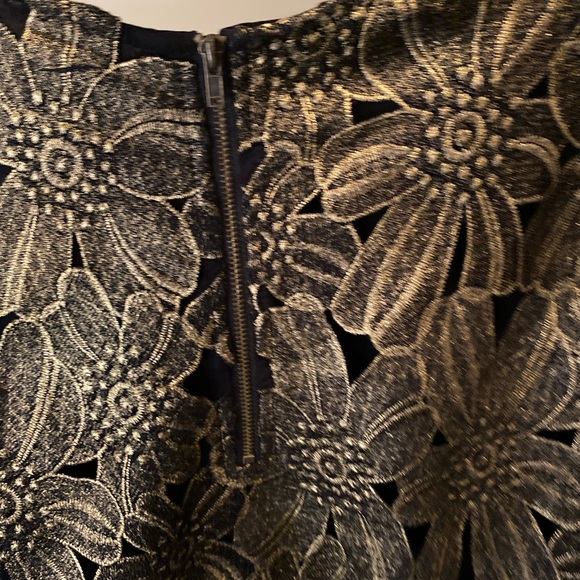 Gorgeous top size medium pre loved - Picture 10 of 11